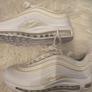 *SOLD* White airmax 97s US women’s size 8